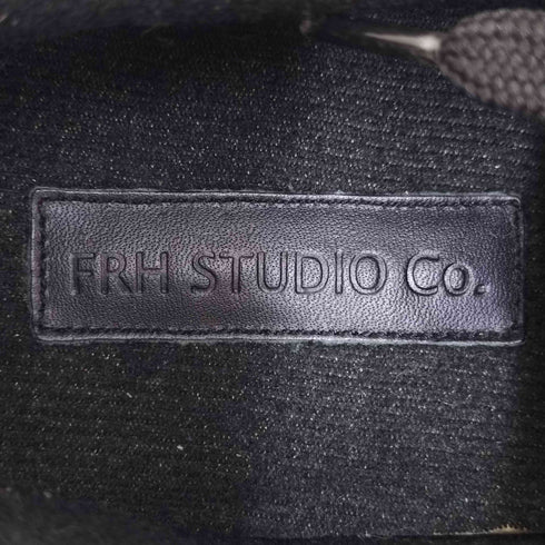 エフアールスタジオコー FRH STUDIO Co. エナメル編み込みスニーカー メンズ JPN:40