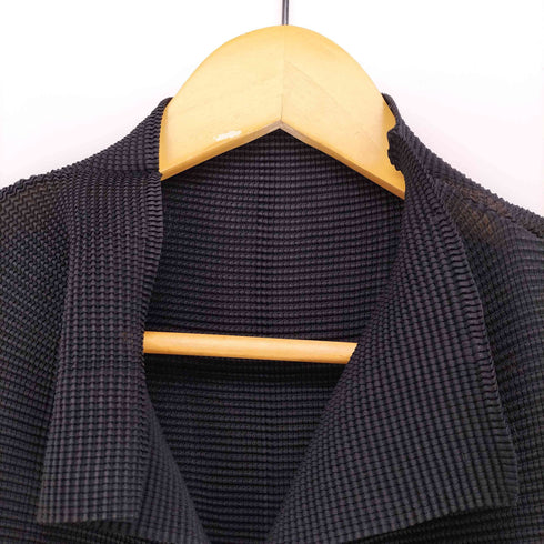 ミーイッセイミヤケ me ISSEY MIYAKE ワッフルプリーツ カーディガン レディース