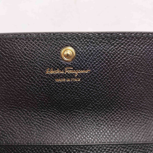 サルヴァトーレフェラガモ Salvatore Ferragamo カードケース ヴァラ ブラック レディース