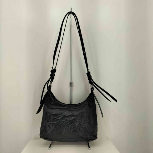 チャールズアンドキース CHARLES&KEITH Lark ラルク クリンクル エフェクト ホーボーバック レディース