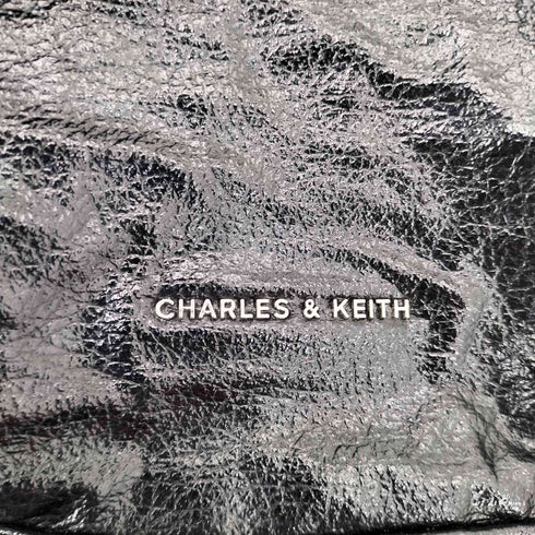 チャールズアンドキース CHARLES&KEITH Lark ラルク クリンクル エフェクト ホーボーバック レディース