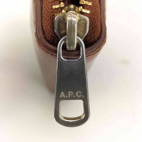 アーペーセー A.P.C. ハーフムーンコインケース レディース