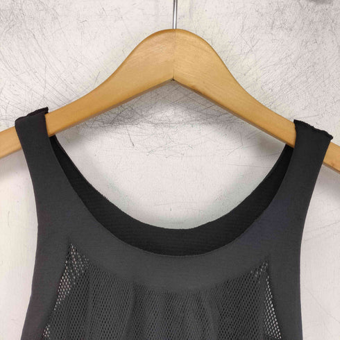 ミーイッセイミヤケ me ISSEY MIYAKE プリーツ メッシュ タンクトップ レディース