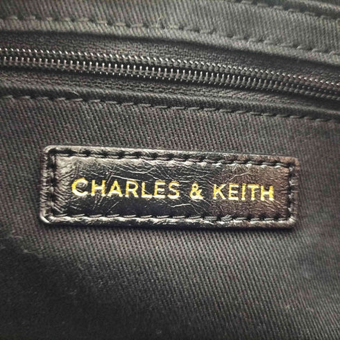 チャールズアンドキース CHARLES&KEITH Britton ブリットン ルーシュドイロンゲイトショルダーバッグ レディース