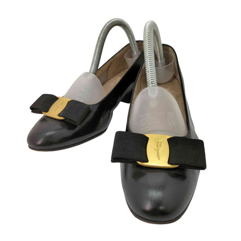 サルヴァトーレフェラガモ Salvatore Ferragamo ヴァラ・リボンパンプス レディース UK:5