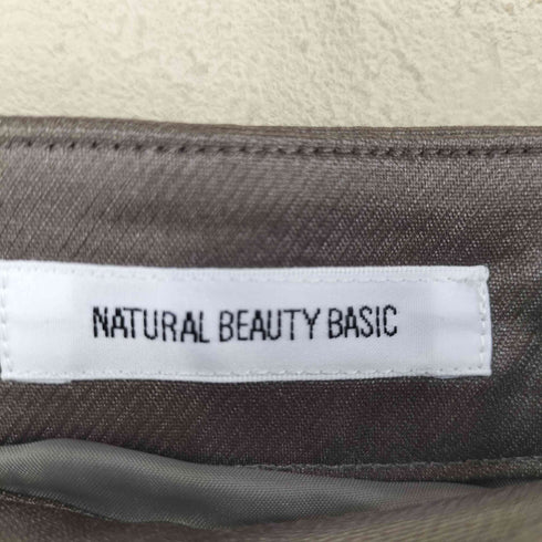 ナチュラルビューティーベーシック NATURAL BEAUTY BASIC グロッシーツイルシリーズ ボックスタックフレアスカート レディース M