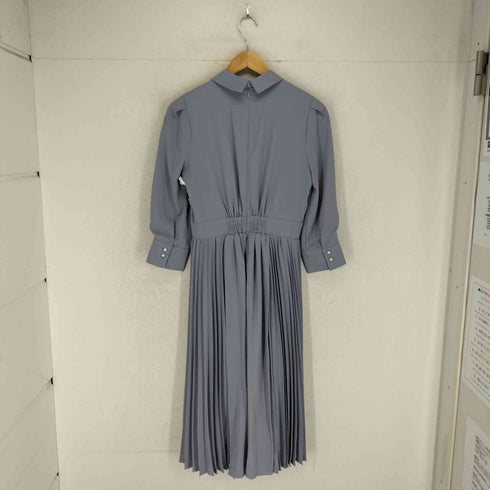 トッコクローゼット tocco closet 襟ビジュー付きサイドプリーツワンピース レディース M