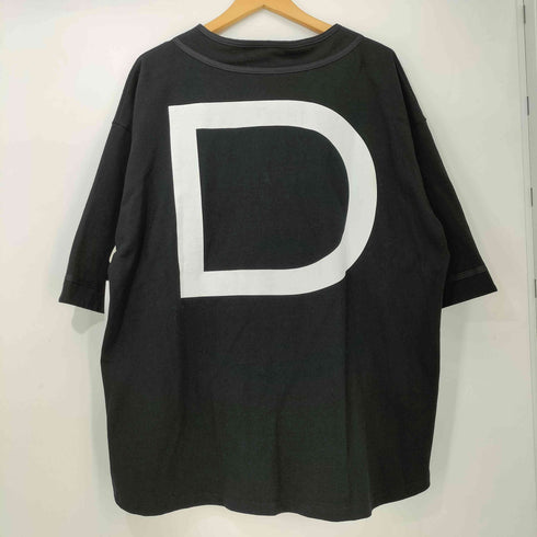 DIFFERENTLY バッグプリント ベースボール S/S Tシャツ メンズ import:L