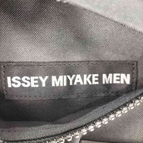 イッセイミヤケメン ISSEY MIYAKE MEN ナイロン ショルダーバッグ メンズ