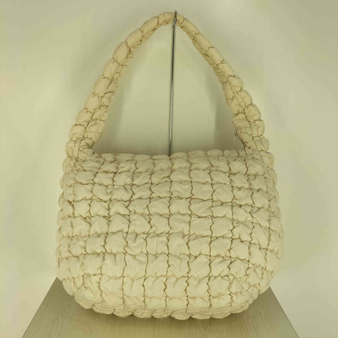 コス COS オーバーサイズ キルトショルダーバッグ RECYCLED POLYESTER QUILTED OVERSIZED SHOULDER BAG レディース