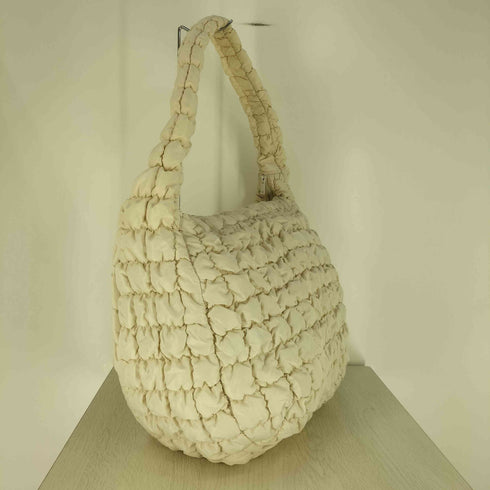コス COS オーバーサイズ キルトショルダーバッグ RECYCLED POLYESTER QUILTED OVERSIZED SHOULDER BAG レディース