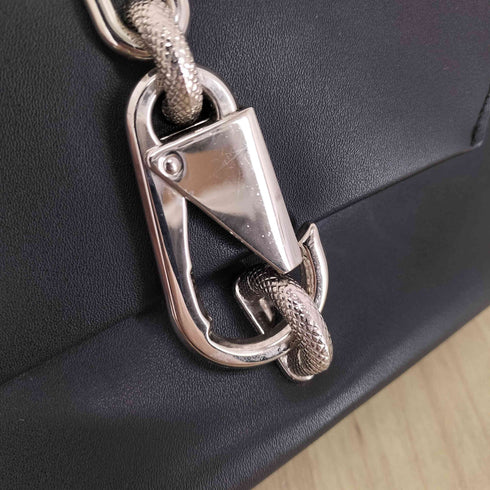チャールズアンドキース CHARLES&KEITH メタリックアクセント ターンロッククロスボディバッグ レディース