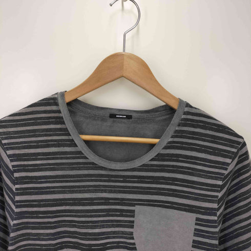 デンハム DENHAM FEDERAL VR プリントボーダーTシャツ メンズ