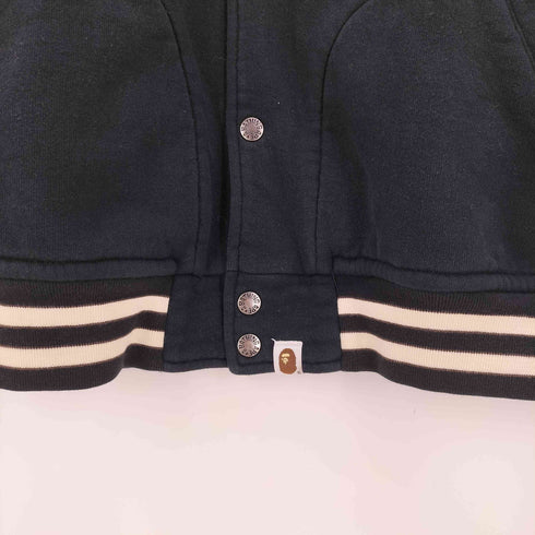 アベイシングエイプ A BATHING APE 00S APE NEVER APE 背面刺繍 丸ポケ スウェット地 スタジアムジャンパー スタジャン メンズ import:L
