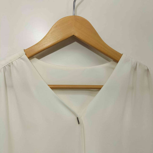 ユナイテッドアローズグリーンレーベルリラクシング UNITED ARROWS green label relaxing スティックボタン Vネック ブラウス レディース