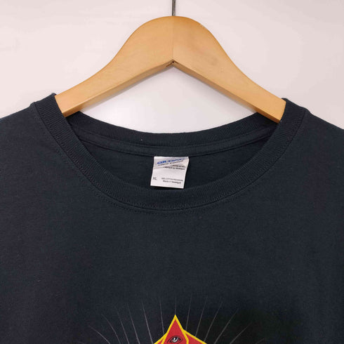 ギルダン GILDAN ブリティッシュ ハードロック ヘヴィメタル バンド 来日 アートワーク プリント S/S Tシャツ メンズ import:XL