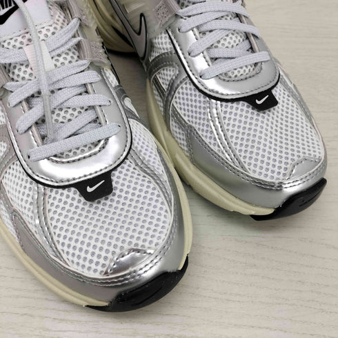 ナイキ NIKE V2K RUN SUMMIT WHITE/METALLIC SILVER レディース JPN:24.5