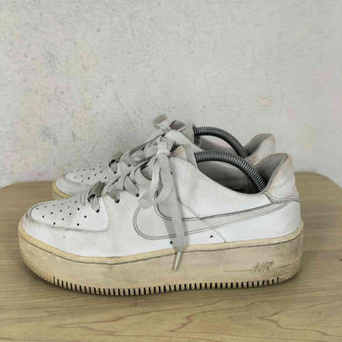 ナイキ NIKE AIR FORCE 1 SAGE LOW レディース 24