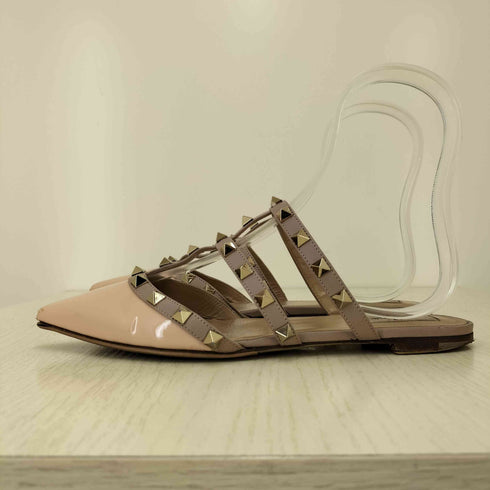 ヴァレンティノ Valentino スタッズ エナメル サンダル フラット レディース EUR:36