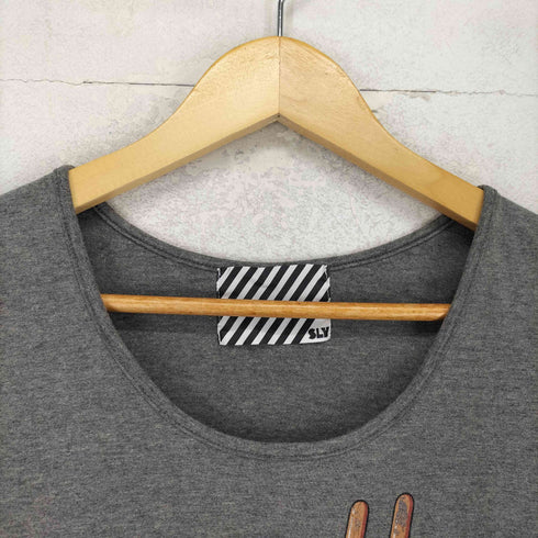 スライ SLY Y2K グラフィックプリントTシャツ レディース JPN:1