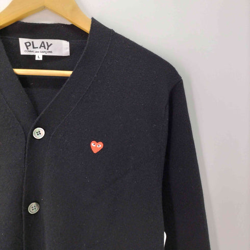 プレイコムデギャルソン PLAY COMME des GARCONS AD2021/7 V-Neck Cardigan With Red Small Emblem TOP紡毛ラムウール天竺 カーディガン メンズ JPN:L