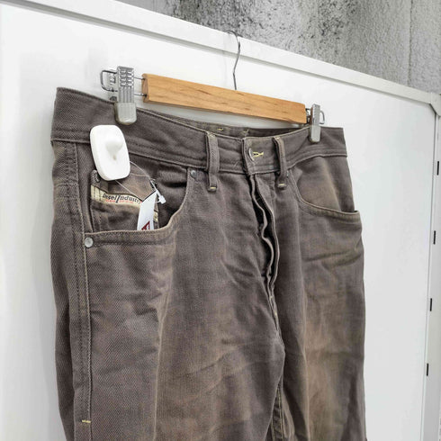 ディーゼル DIESEL BRADDOM REGULAR SLIM CARROT スリム デニム パンツ メンズ W:32