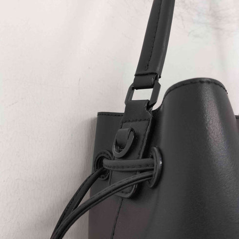 チャールズアンドキース CHARLES&KEITH ドローストリング ホーボーバッグ レディース