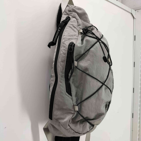 シーピーカンパニー C.P.COMPANY NYLON B CROSSBODY BACKPACK メンズ
