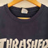 スラッシャー THRASHER SKATBOARD MAGAZINE フロント 袖プリント クルーネックR/Sシャツ メンズ JPN:XL