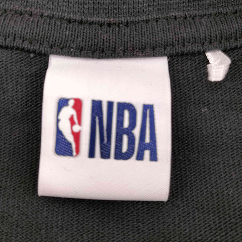 エヌビーエー NBA 23SS 別注 NBA チーム ロゴ ランダム ワッペン TEE ショートスリーブ カットソー メンズ import:M