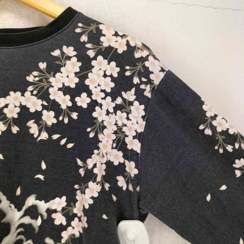 バットウムスメ DIVINE RETRIBUTION 抜刀娘 Japanese pattern 鯉 桜 和柄 L/SクルーネックTシャツ メンズ JPN:L