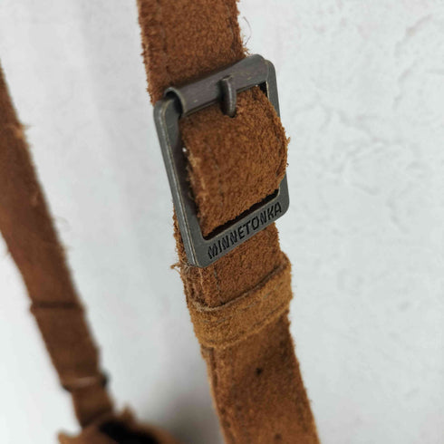 ミネトンカ Minnetonka スエードデザインショルダーバッグ メンズ