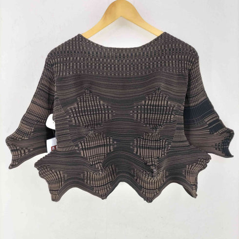 イッセイミヤケ ISSEY MIYAKE KONEKONEライン 3D 変形ニット カットソー レディース