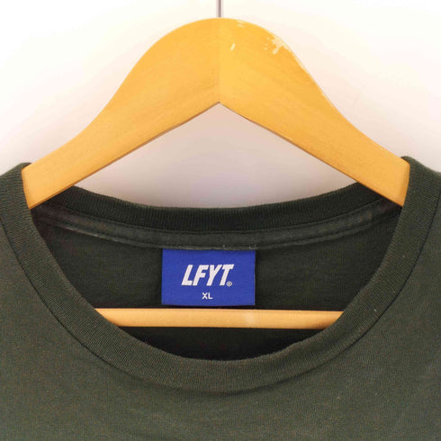 エルエフワイティー LFYT フロントプリント クルーネックTシャツ メンズ import:XL