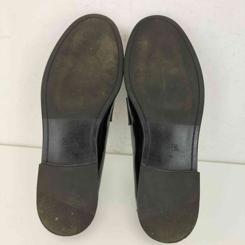 ザラ ZARA パテントレザーフィニッシュローファー レディース 39