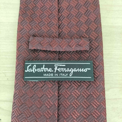 サルヴァトーレフェラガモ Salvatore Ferragamo デザインシルクネクタイ メンズ
