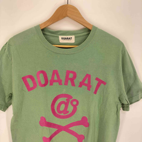 ドゥアラット DOARAT 両面ロゴプリント S/S Tシャツ メンズ