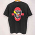 SECONDARY MATTHEW BARNEY 背面 フットボールチームプリント クルーネック半袖Tシャツ メンズ import:M