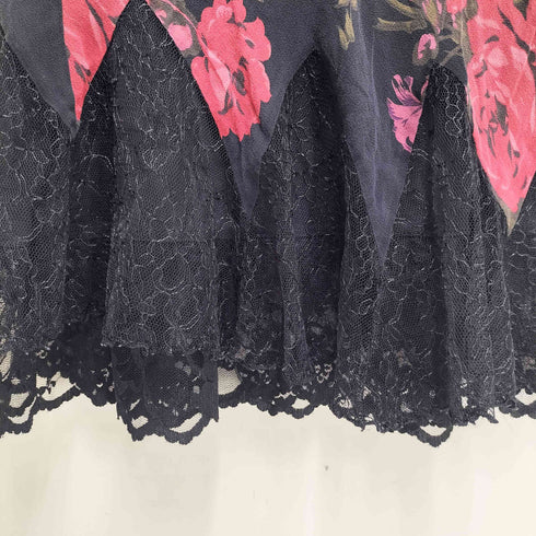 BETSEY JOHNSON. Y2K シルク切替 レース フラワープリント スカート レディース