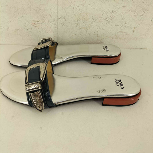 トーガプルラ TOGA PULLA メタルバックルフラットサンダル レディース 40