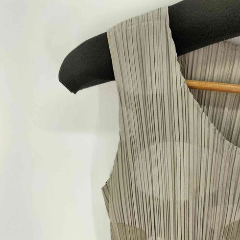 プリーツプリーズイッセイミヤケ PLEATS PLEASE ISSEY MIYAKE ドット柄 プリーツ タンクトップ レディース JPN:3
