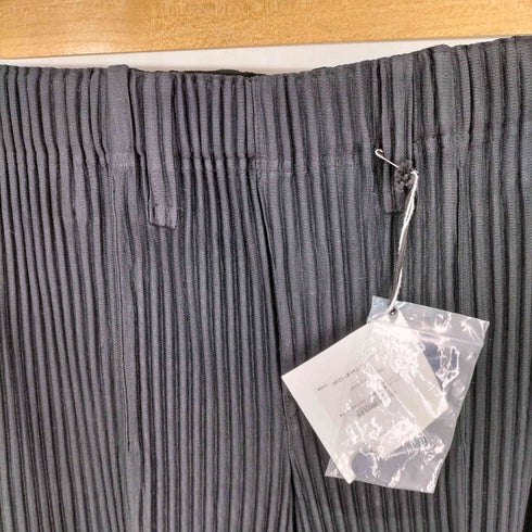 オムプリッセイッセイミヤケ HOMME PLISSE ISSEY MIYAKE プリーツ テーパードパンツ メンズ JPN:2