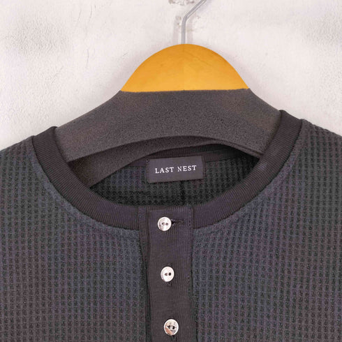 ラストネスト LAST NEST Logo Emb Henry Neck メンズ JPN:L