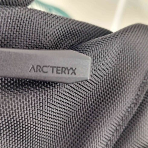 アークテリクス ARCTERYX ARRO 8 SHOULDER BAG メンズ