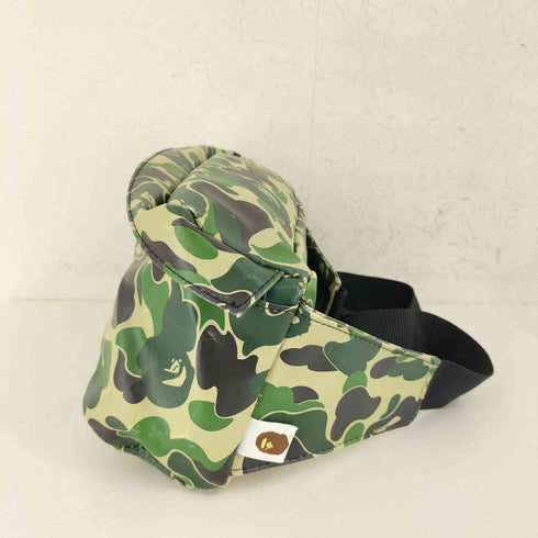 アベイシングエイプ A BATHING APE カモ柄 ボディバッグ メンズ