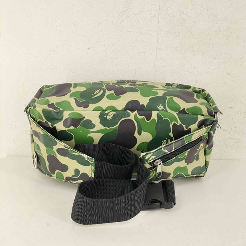 アベイシングエイプ A BATHING APE カモ柄 ボディバッグ メンズ