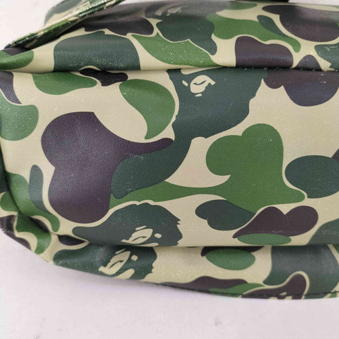 アベイシングエイプ A BATHING APE カモ柄 ボディバッグ メンズ
