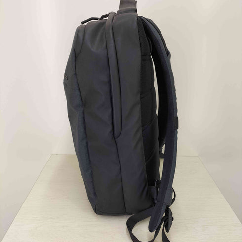 インケース incase CITY COMPACT BACKPACK メンズ
