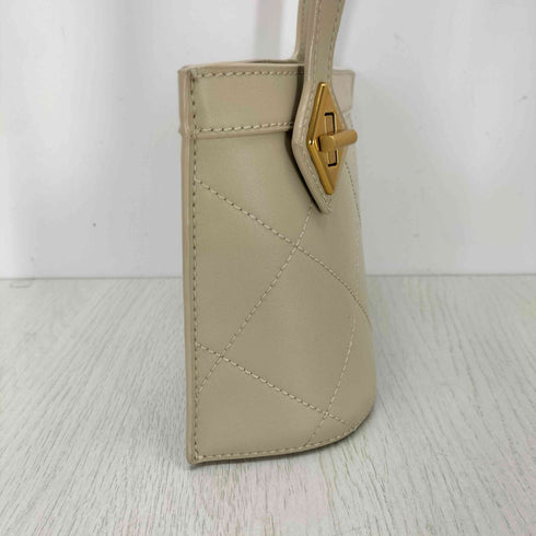 チャールズアンドキース CHARLES&KEITH メタリックアクセント キルトバッグ レディース S