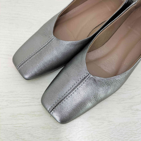 オデットエオディール Odette e Odile スクエア センターシーム フラット シルバー パンプス フラット シューズ レディース JPN:22